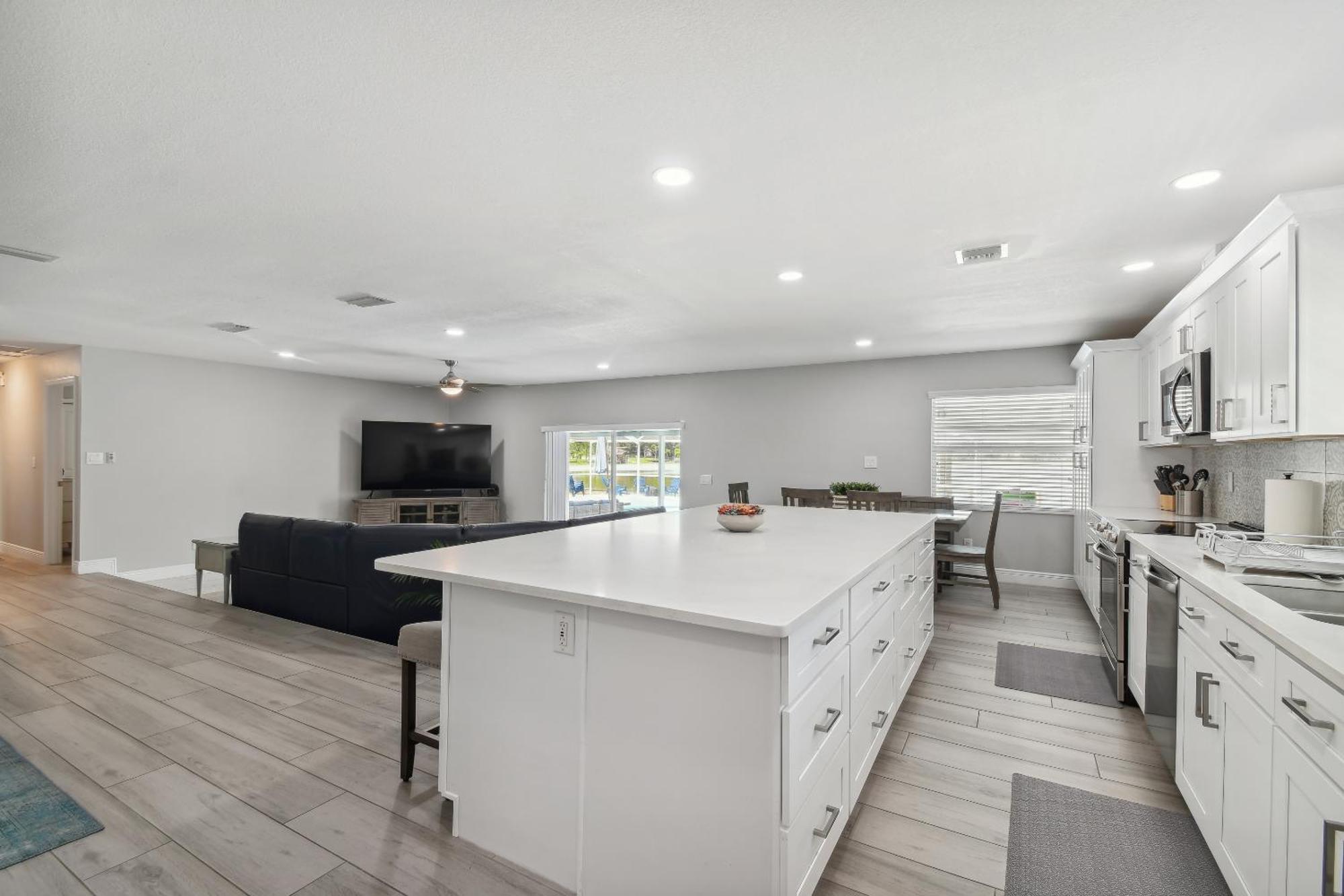 Lake House Westchase Area. Heated Pool Waterfront! แทมปา ภายนอก รูปภาพ