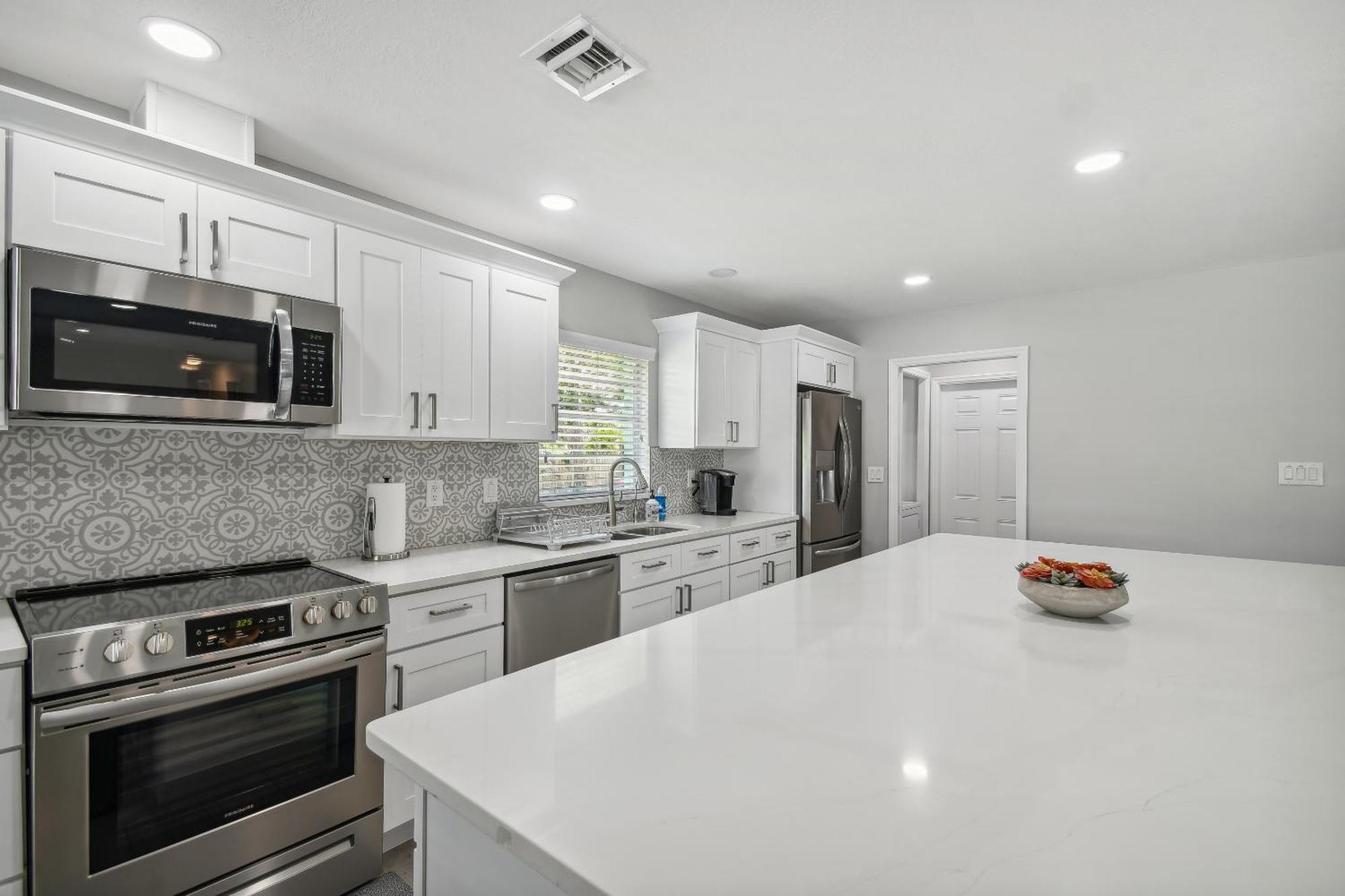 Lake House Westchase Area. Heated Pool Waterfront! แทมปา ภายนอก รูปภาพ