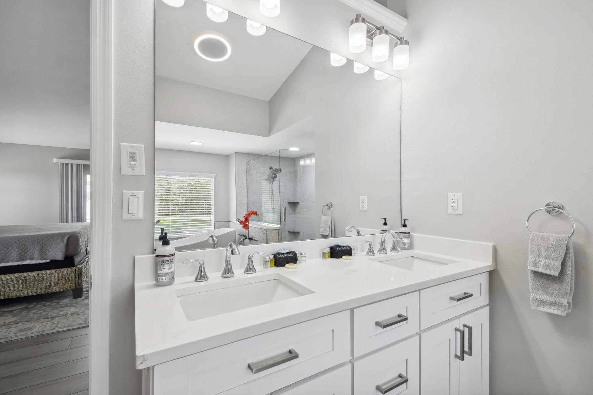 Lake House Westchase Area. Heated Pool Waterfront! แทมปา ภายนอก รูปภาพ