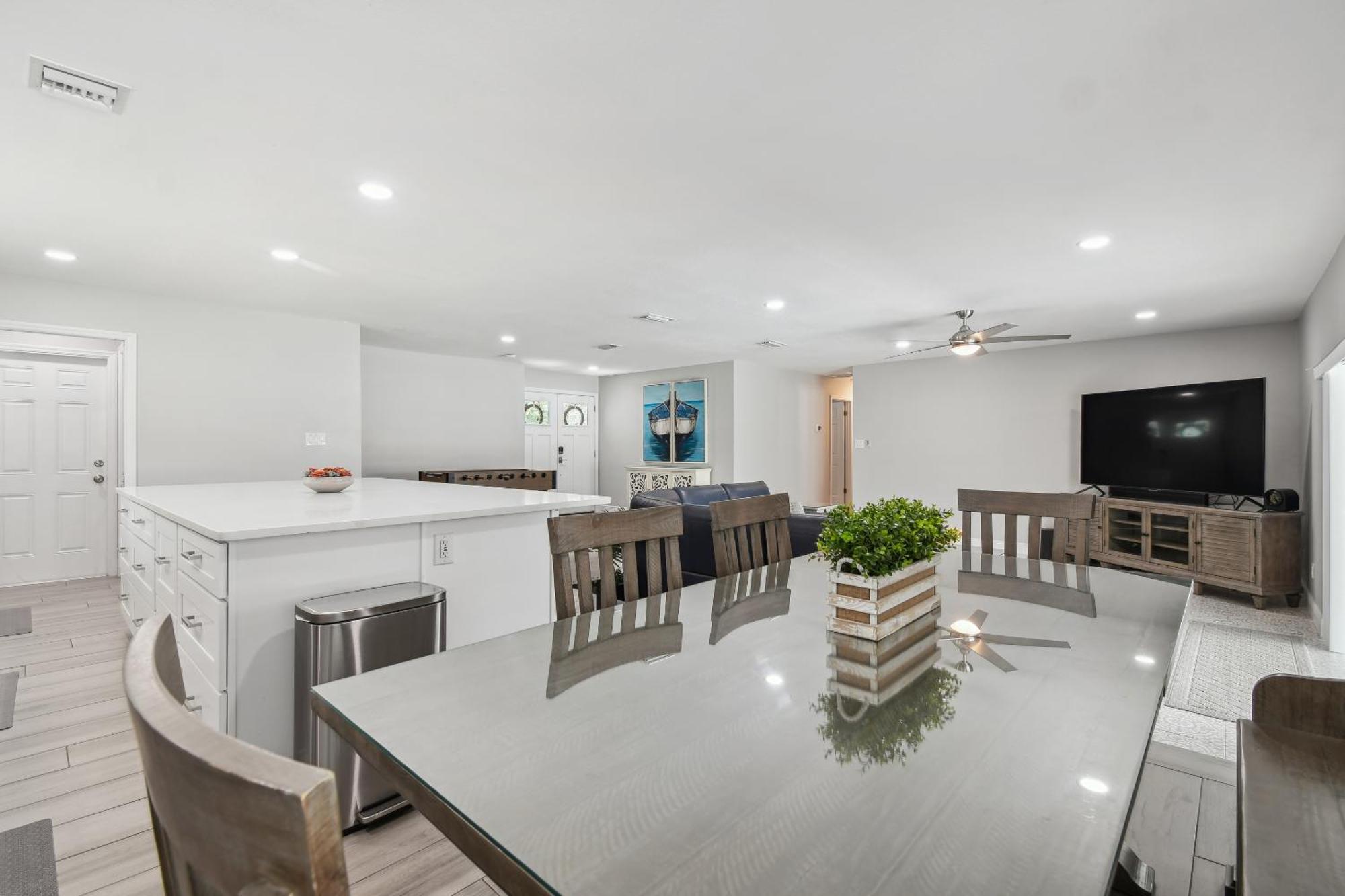 Lake House Westchase Area. Heated Pool Waterfront! แทมปา ภายนอก รูปภาพ
